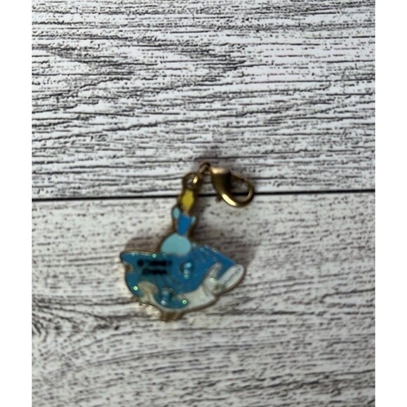 Vintage Disney Cinderella Princess Enamel Clip On Charm Zipper Pull - Picture 4 of 4